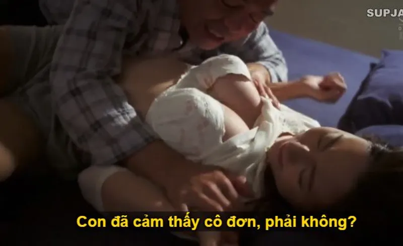 Nhìn con trai mải miết lao đầu vào việc khiến người yêu con trai cô quạnh, bố chồng nổi hứng liều lĩnh đè con dâu "trả bài".